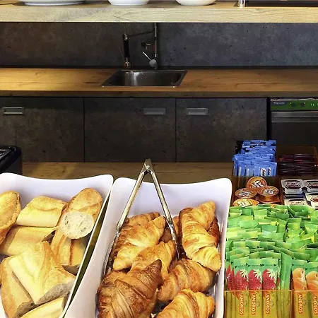 Hotel Ibis Budget Centre 4*